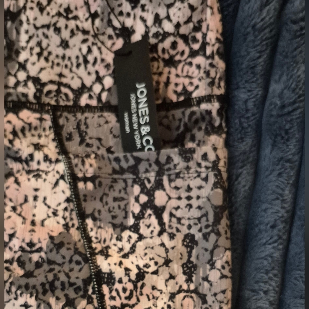 Jones & Company Black & Blush Abstract Print Leggings